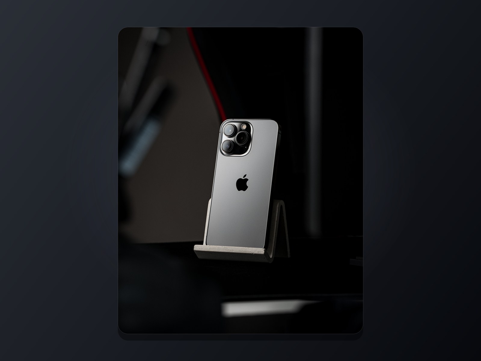 Реальна фотографія iPhone 16 Pro